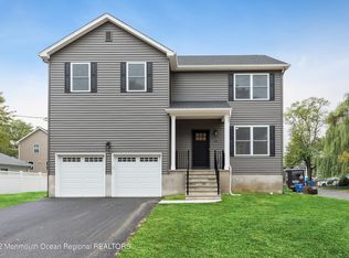 81 Clinton St, Middletown, NJ 07748