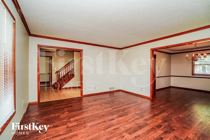 4 bed, 2.5 bath, 2687 sqft, $2,645 — Photo 4