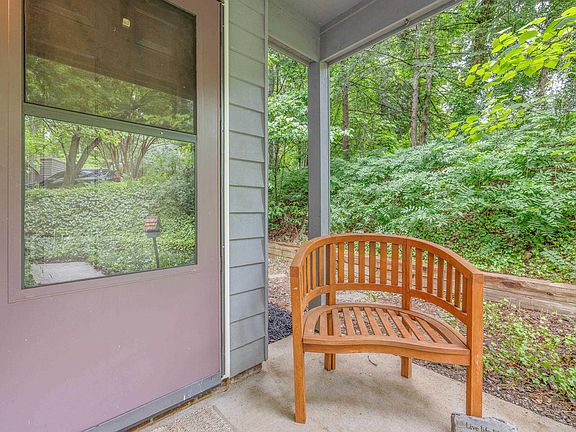 4th image of 1621 Shady Grove Ct