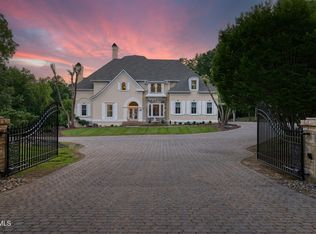 408 Fairway Estates Dr, Blountville, TN 37617