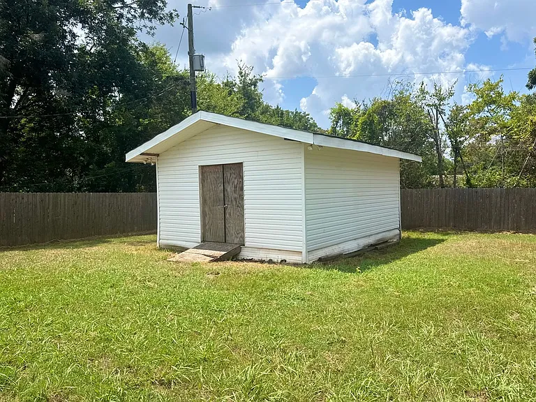 2905 Kirk Ln — Photo 9