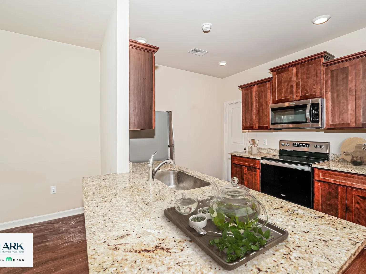 2 bed, 2.5 bath, 1259 sqft, $1,465 — Photo 4