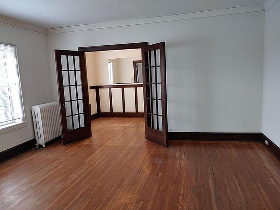3rd image of 1435 W 31st St APT 303