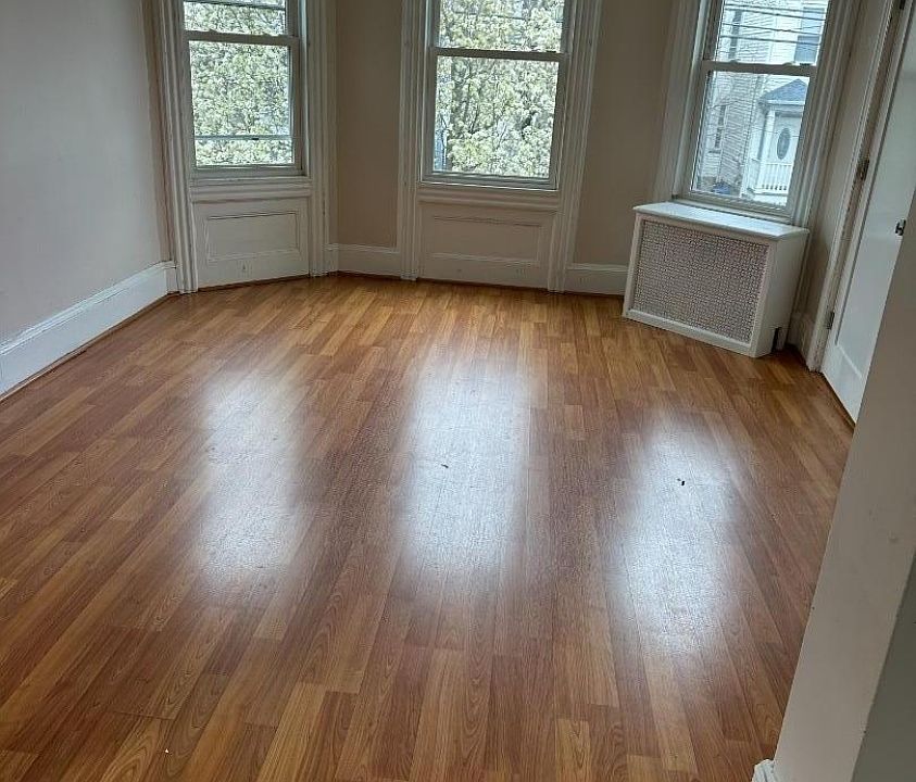 1st image of 252 N 7th St