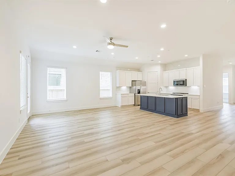 218 Springfield Terrace Ct — Photo 17
