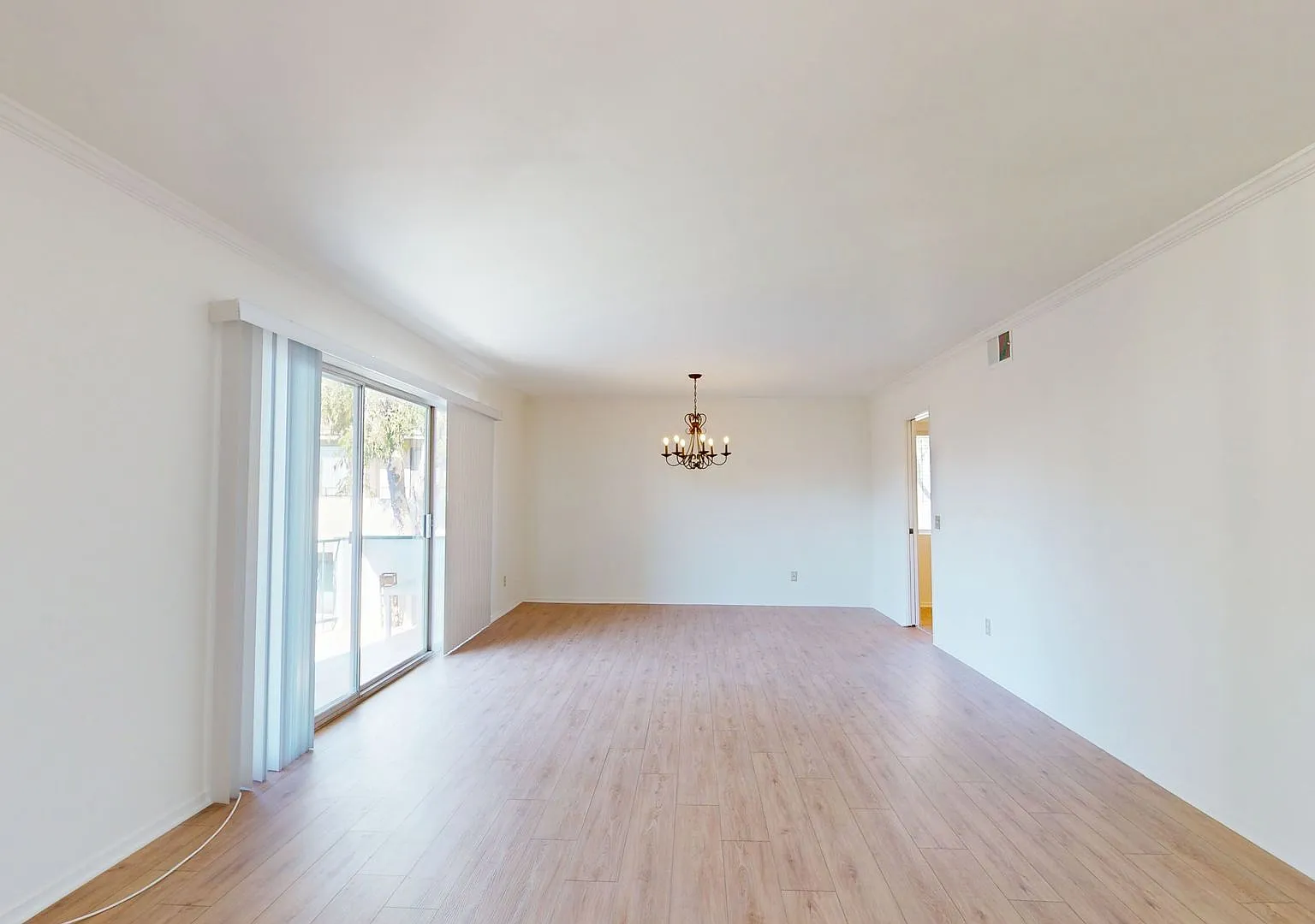 Top Floor 2 Bed, 2 Bath Condo For Rent on California Blvd in Pasadena - Close to Cal Tech! — Photo 4