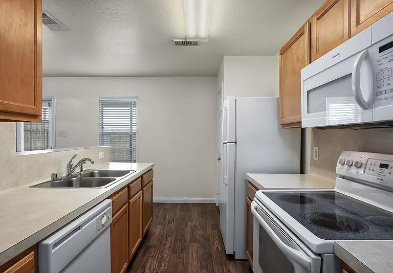 2130 Saint Lucia Calle — Photo 11