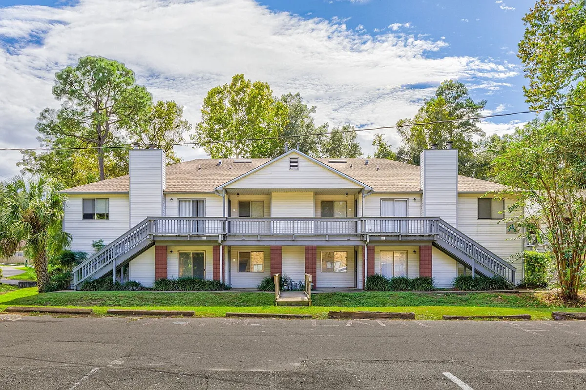 Building Photo - 2393 Continental Ave #A1