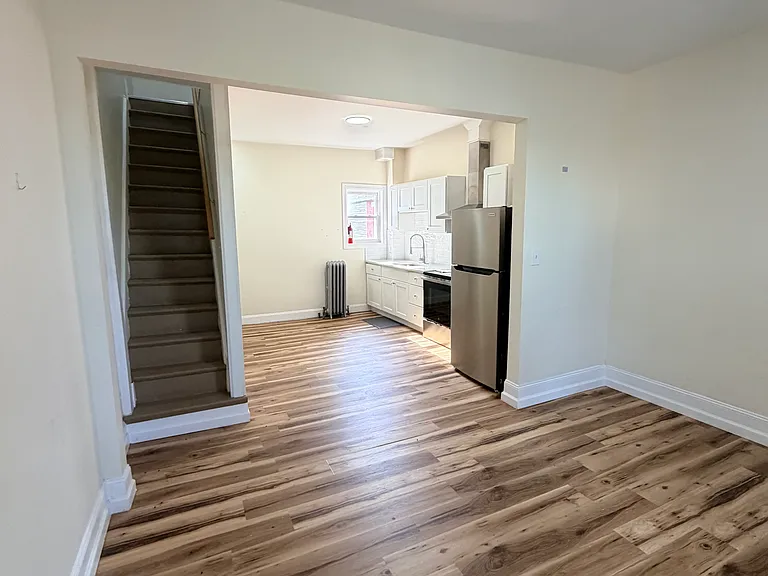 149 N Front St #2 — Photo 8