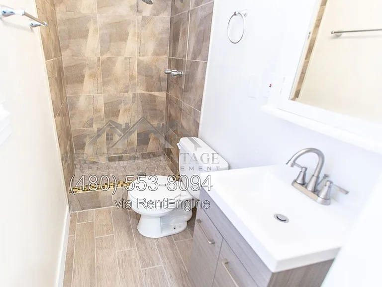 2533 E Blanche Dr — Photo 13