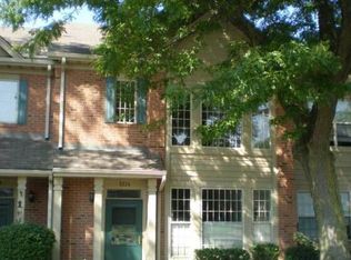 8826 5th St, Highland, IN 46322