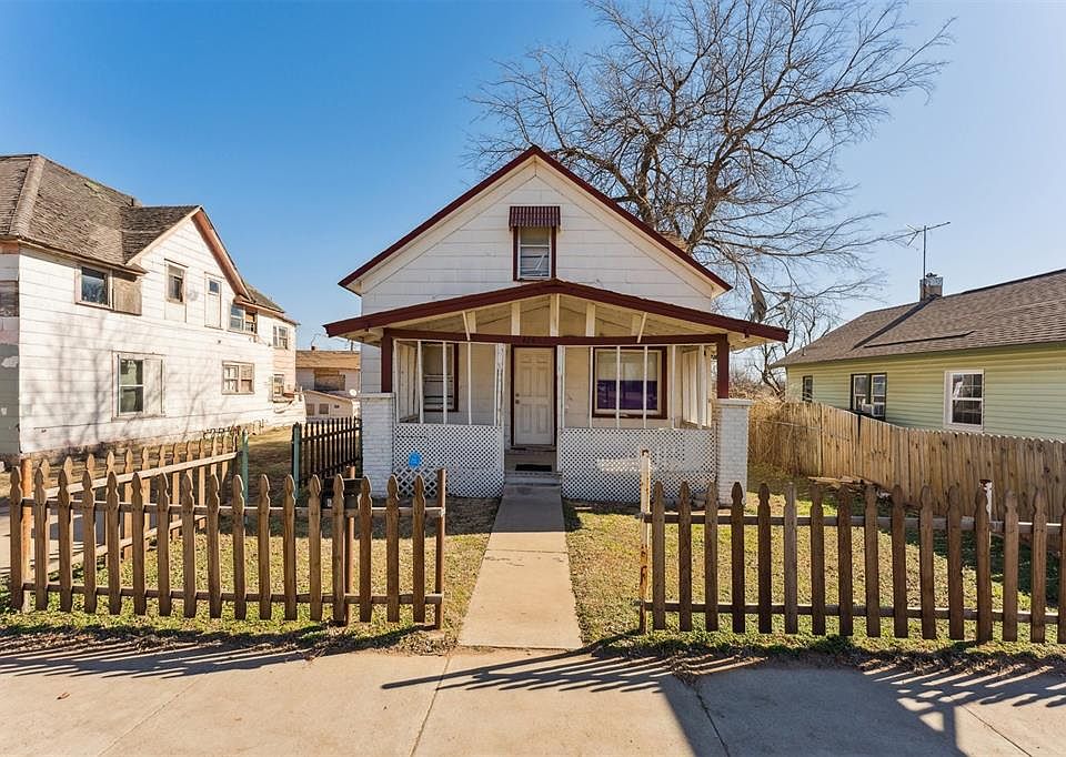 1st image of 616 N Choctaw Ave