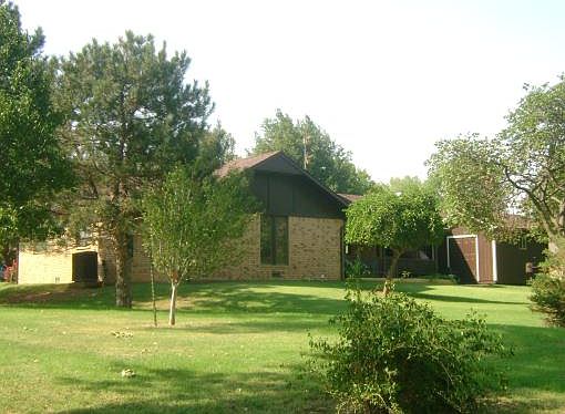 2nd image of 44443 Woodlake Dr