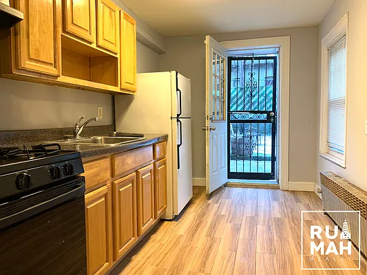 Rented by Rumah Realty Inc | media 3