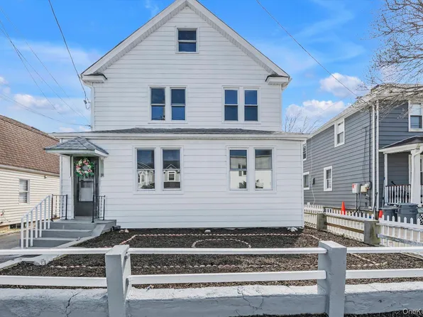 31 Walters Avenue, Syosset, NY 11791