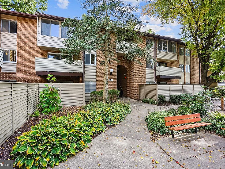 1st image of 19439 Brassie Pl APT 201