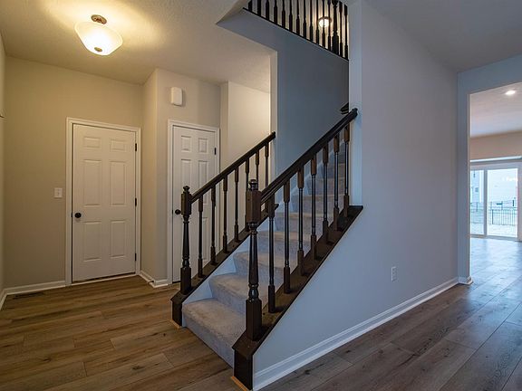 3rd image of 1052 Carrington Pl
