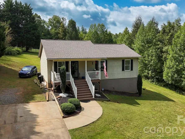 2827 Hollybrook Ln, Morganton, NC 28655