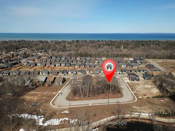 38 Joanne Cres, Wasaga Beach, ON L9Z 0S2