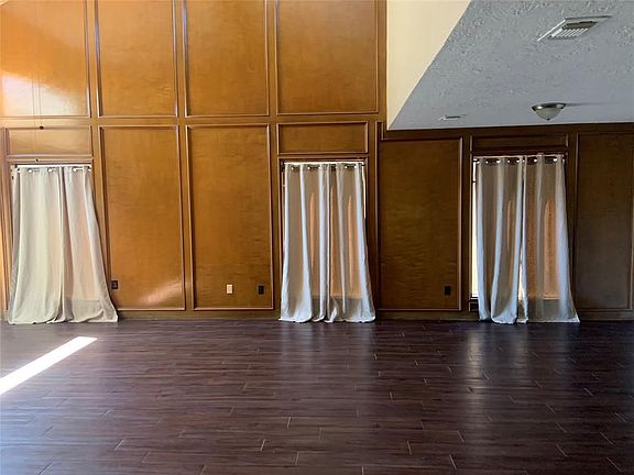 5th image of 8005 Oakwood Forest Dr