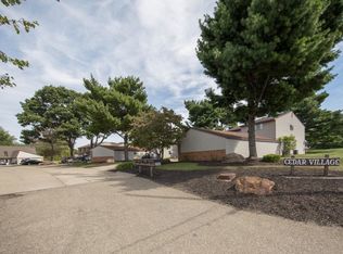 827 Kerns Dr NE APT B, Bolivar, OH 44612