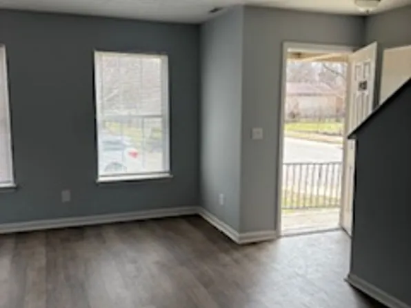 1400 Standard Village Cir, Louisville, KY 40210