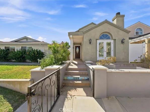 1209 Huntington St, Huntington Beach, CA 92648
