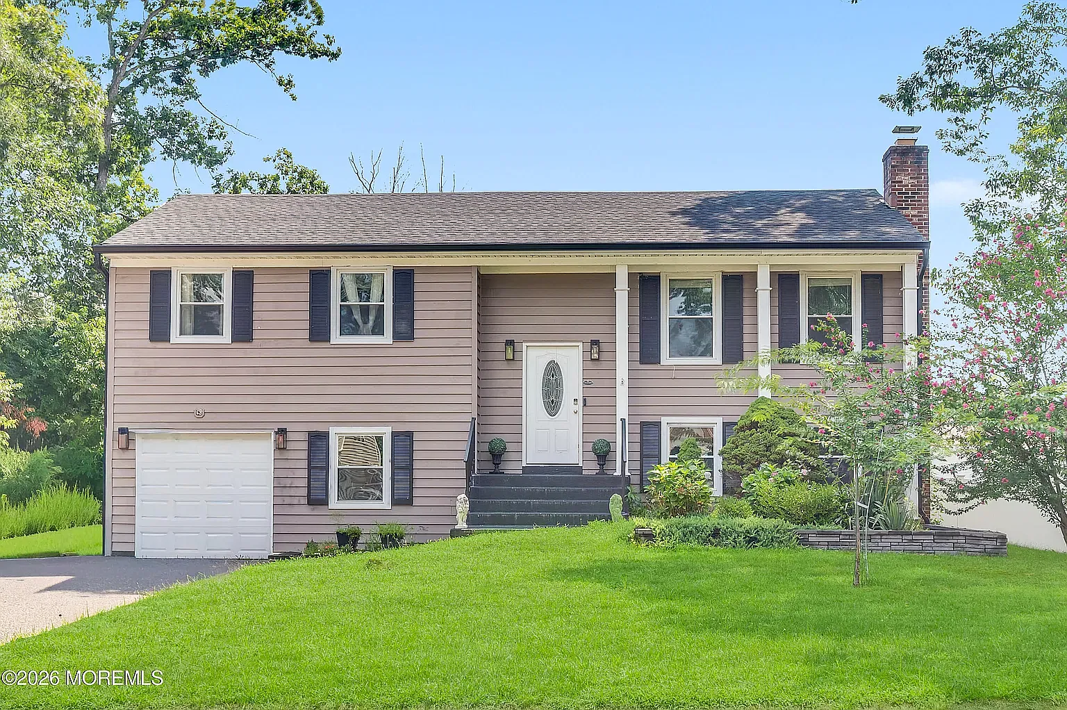 4 bed, $3,500 — Photo 2
