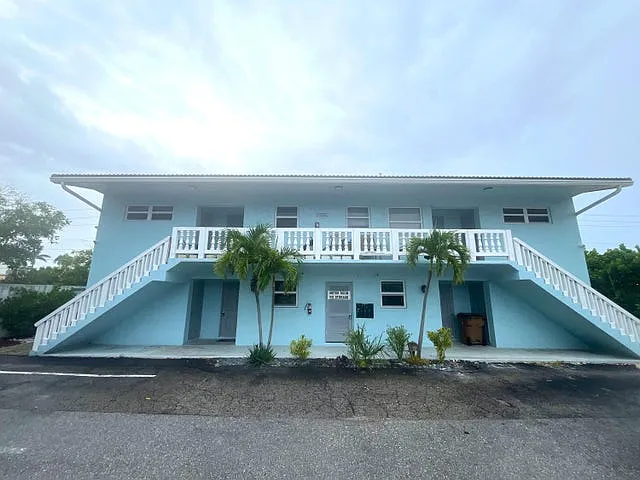 1001 SE 3rd St #1