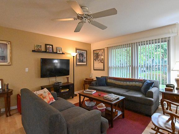 4th image of 25191 W Lincoln Dr