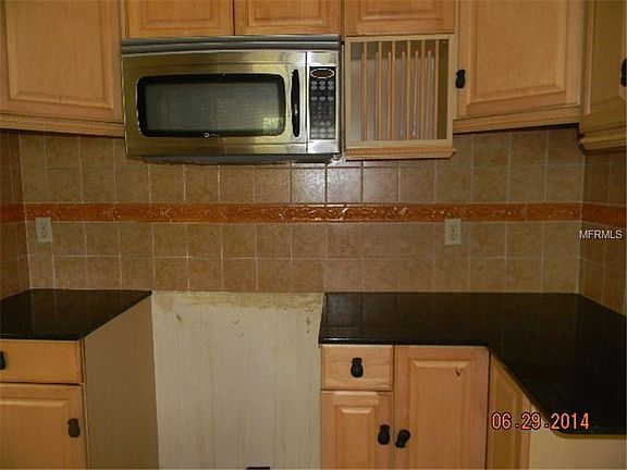 4th image of 18528 Ebb Ave