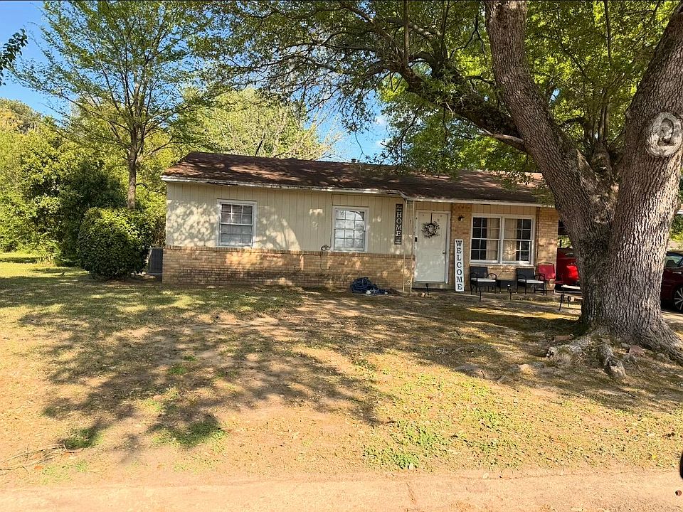 1st image of 152 Beech St