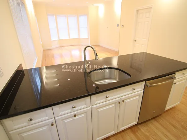 15 Langdon St #1, Cambridge, MA 02138