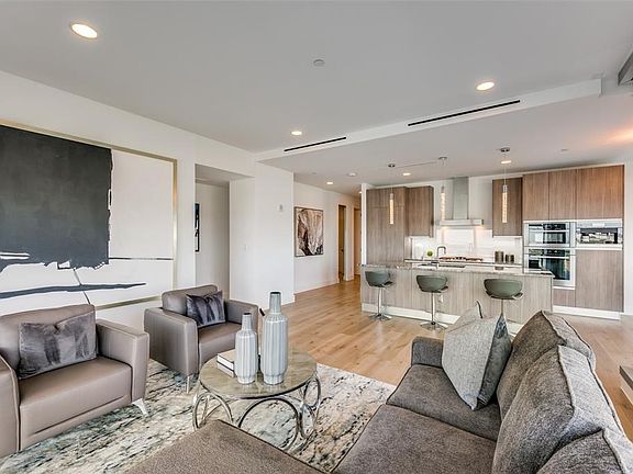 3rd image of 3130 N Harwood St #1803