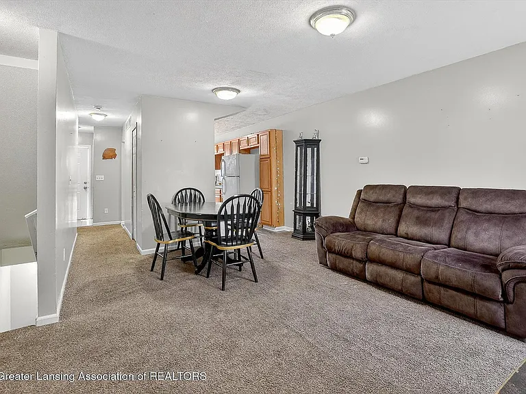 429 Liberty St — Photo 4