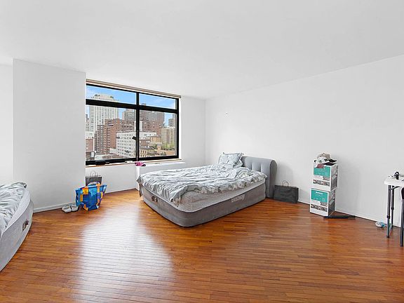 5th image of 400 E 70th St #1110