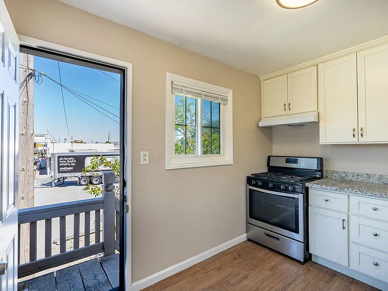 19040 Monterey Rd — Photo 4