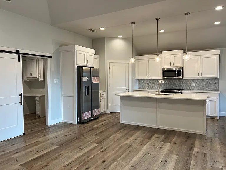 6510 Stadium Dr — Photo 6