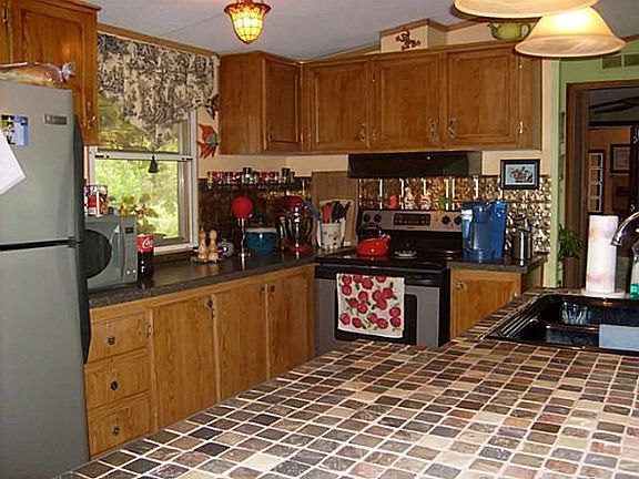 3rd image of 3000 Rockwood Dr