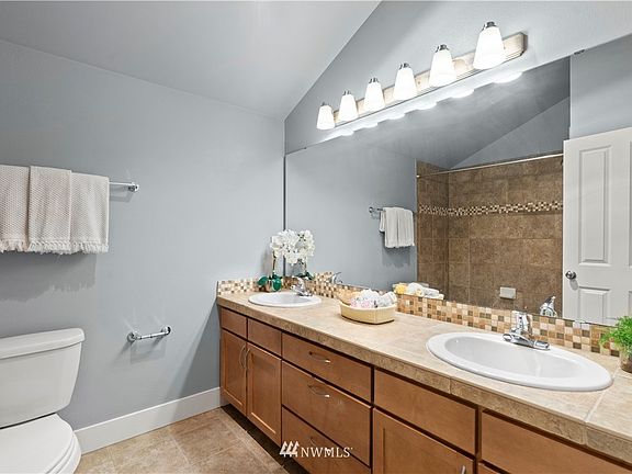 3rd image of 12331 10th Pl NE APT B