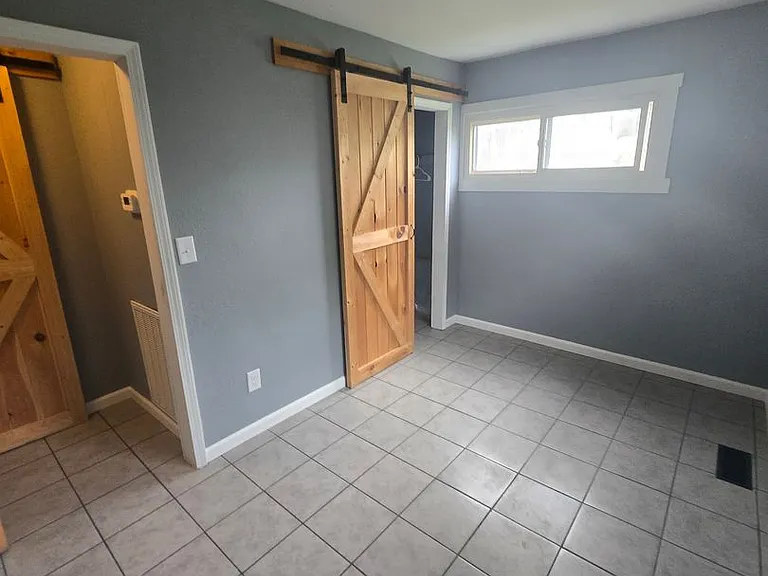 340 Unaka Dr — Photo 22