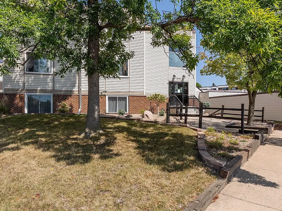 10720 Rockford Rd #208