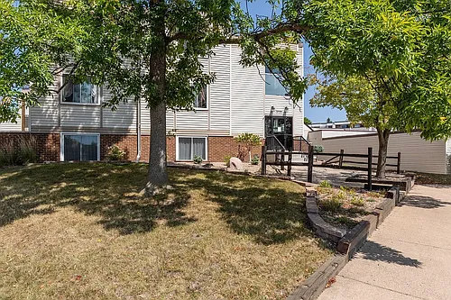 10720 Rockford Rd Photo 1