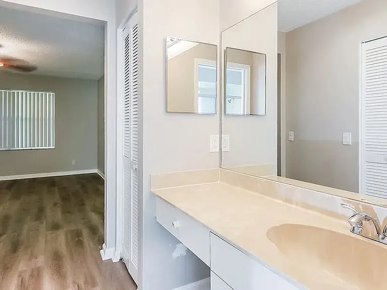 116 Waterway Rd — Photo 8