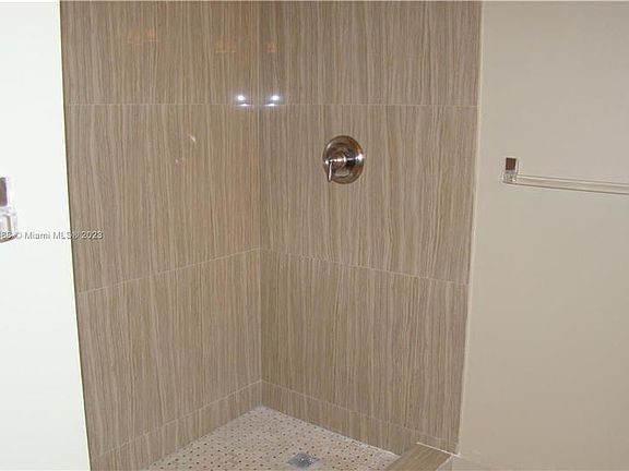 5th image of 2784 Oakleigh Ln