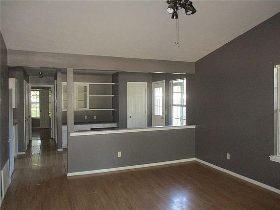 2nd image of 2049 Wood Tree Ct