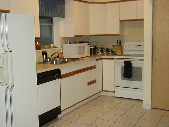 Spacious Eat-In Kitchen
