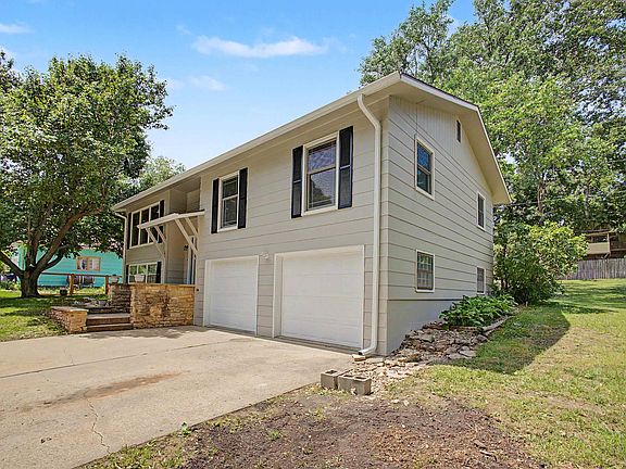 3rd image of 1805 Cedar Crest Dr