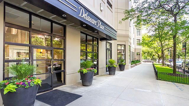 1st image of 33 W Delaware Pl APT 16C