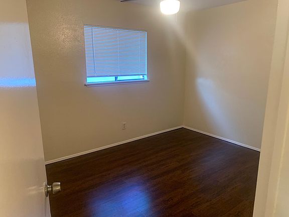 4th image of 5005 Nash Dr
